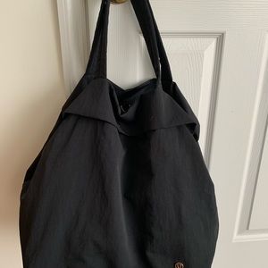 Lulu Lemon gym/travel bag